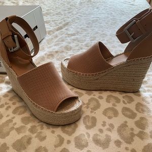 NIB Marc Fisher - Adalyne Wedge size 6 (Pink)